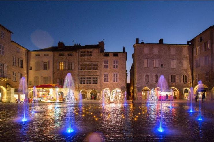 Au Temps D'Antan Villefranche-de-Rouergue Exterior foto